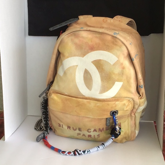 Chanel graffiti backpack bag runway 100% authentic 2014 Runway edition - Picture 7 of 14